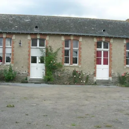 -belle Maison Dans Ancienne Ecole-tarif Reduit Hors We ! * Chanzeaux