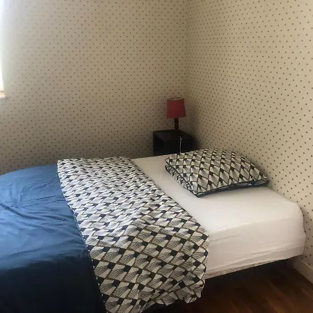 Hébergement de vacances -belle Maison Dans Ancienne école-tarif Réduit Hors We ! *