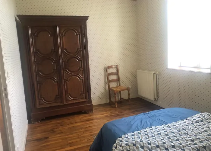 -belle Maison Dans Ancienne Ecole-tarif Reduit Hors We ! Chanzeaux