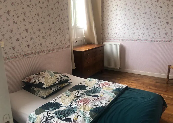 -belle Maison Dans Ancienne Ecole-tarif Reduit Hors We ! Dom wakacyjny Chanzeaux